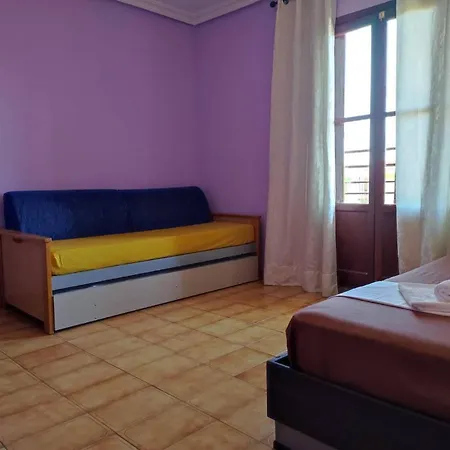 Habitación en casa particular 27-3- Комната С Балконом В Квартире Аликанте Для 5 Человек