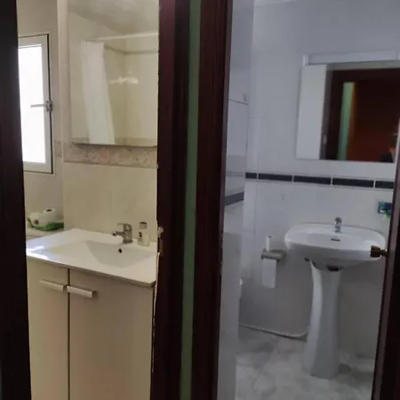 27-3- Комната С Балконом В Квартире Аликанте Для 5 Человек Homestay *